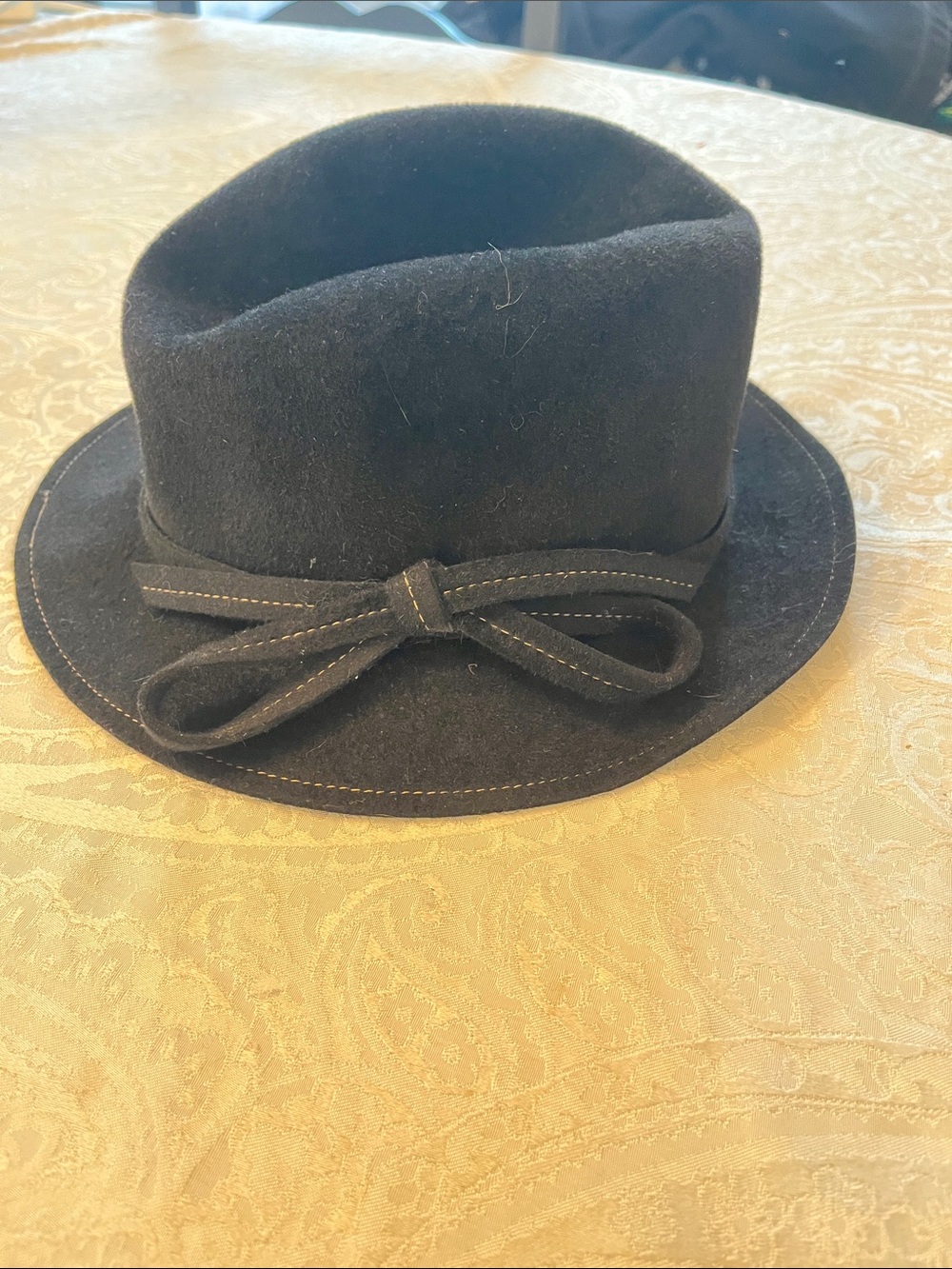 Hat Attack Black Wool Cloche Fedora Hat with Bow EUC!